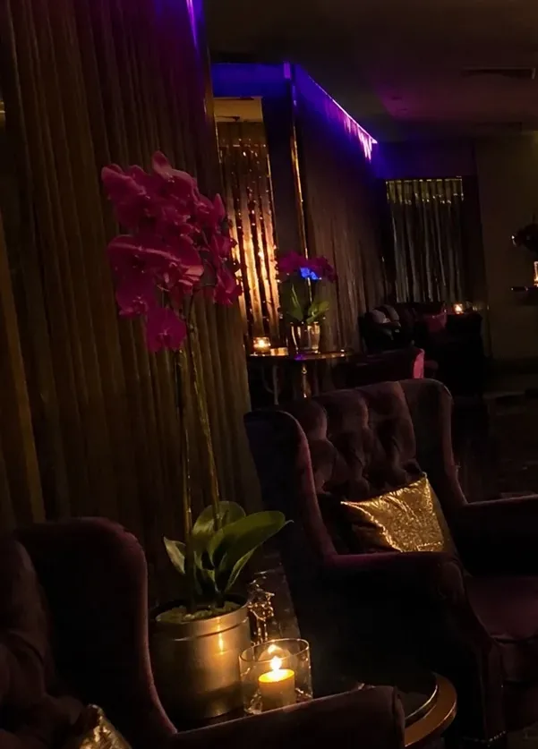 Bekleme alanı koltukları — Lila Spa, Ataköy misafirlerine hizmet veren salon